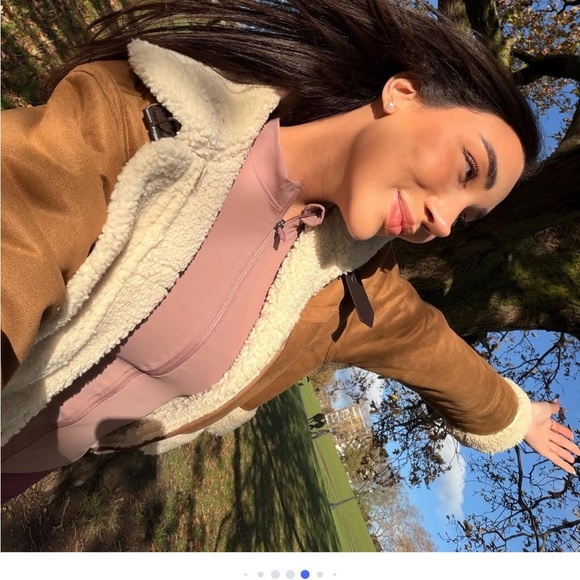 NWT ZARA blogger fav DOUBLE-FACED JACKET SIZE M
🚨PRICE FIRM NO DISCOUNT - Picture 4 of 15